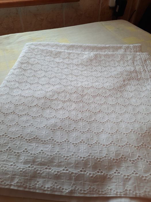 Set trei fete de perna din bumbac cu broderie sparta