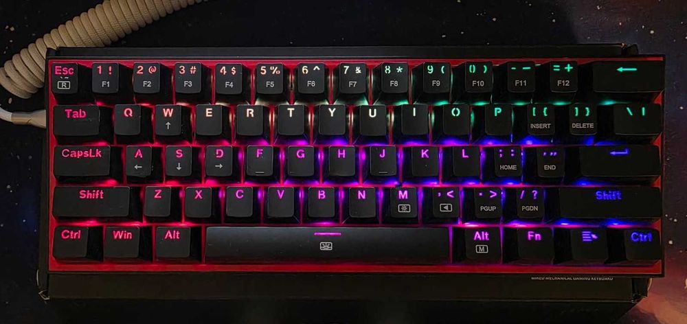 Tastatură Gaming Redragon Fizz K617 RGB – Switch-uri Reînnoite + Cablu Qwerty Key + Switchuri EXTRA