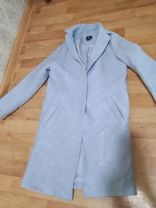 Продам пальто демисезонный