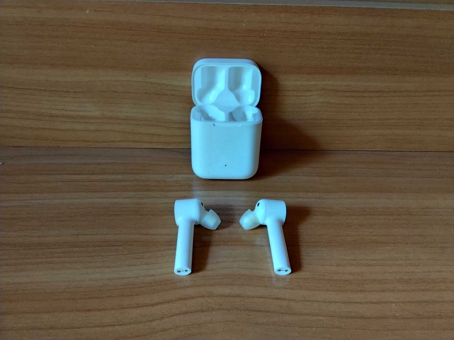 Беспроводные наушники (Mi True Wireless Earphones)