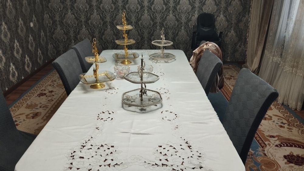 стол для гостинной