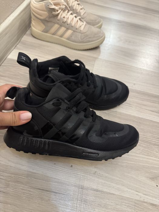 Дамски маратонки Adidas, Muvid
