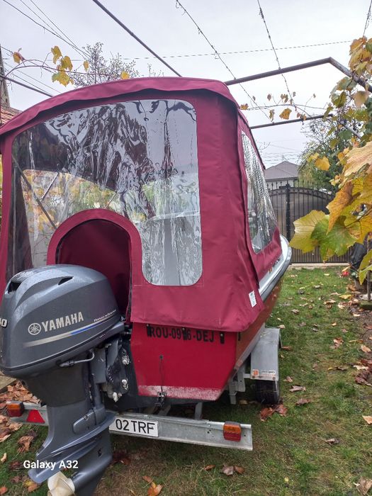 Vând barcă complet echipata