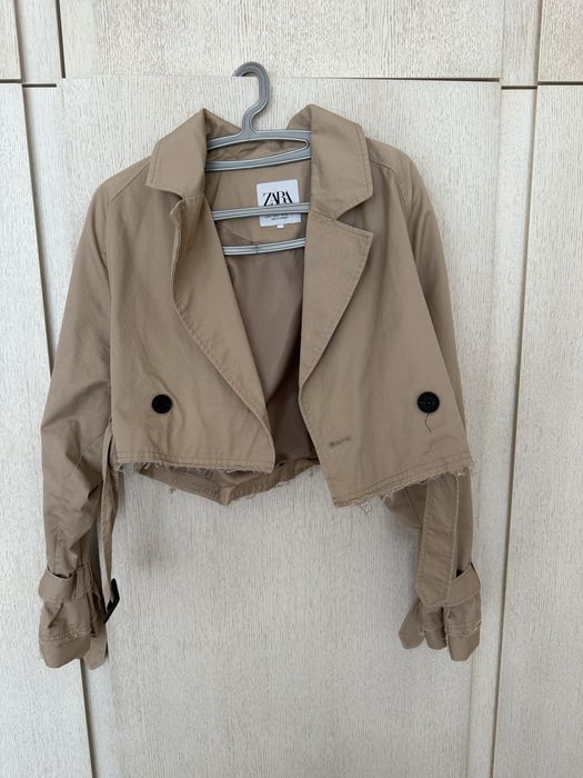 Дамско късо сако на Zara
