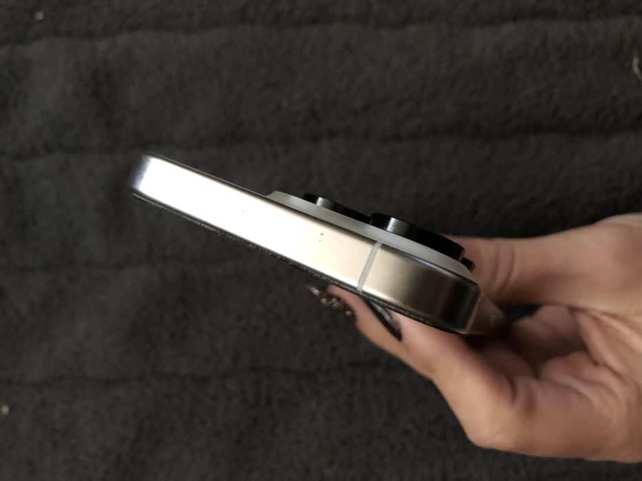 iphone 15 pro white бял айфон