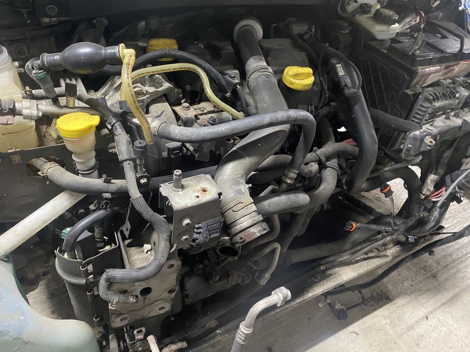 Motor megan 3 15 dci 110 cp euro 5 motorul se vinde fara anexe