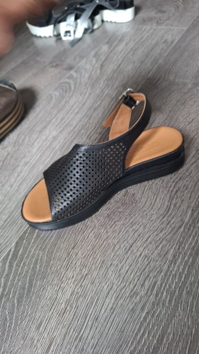 Sandale din piele NOI