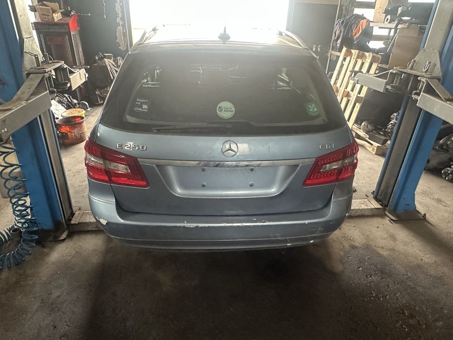 • Piese Mercedes E class W212 e220 e350 motor 2.2 om651 3.0 om642 fata