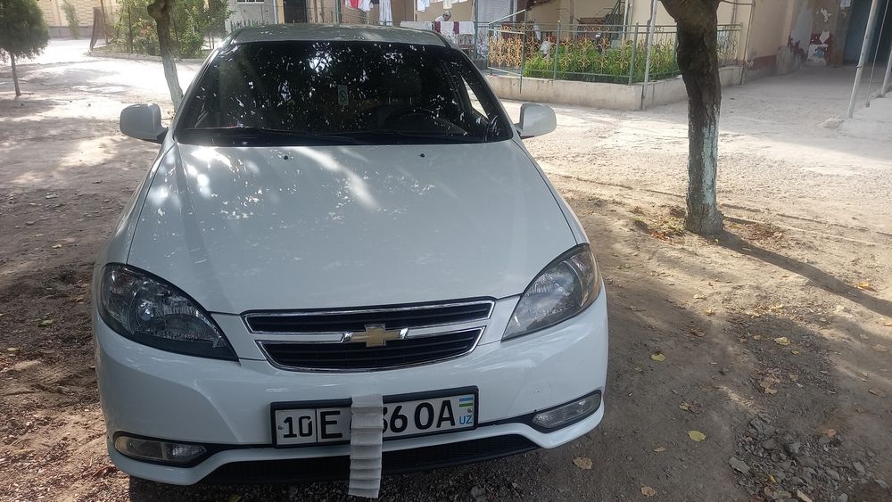 Lasetti jentra qilngan