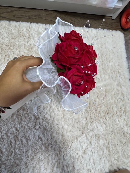 Buchet de trandafiri artificiali