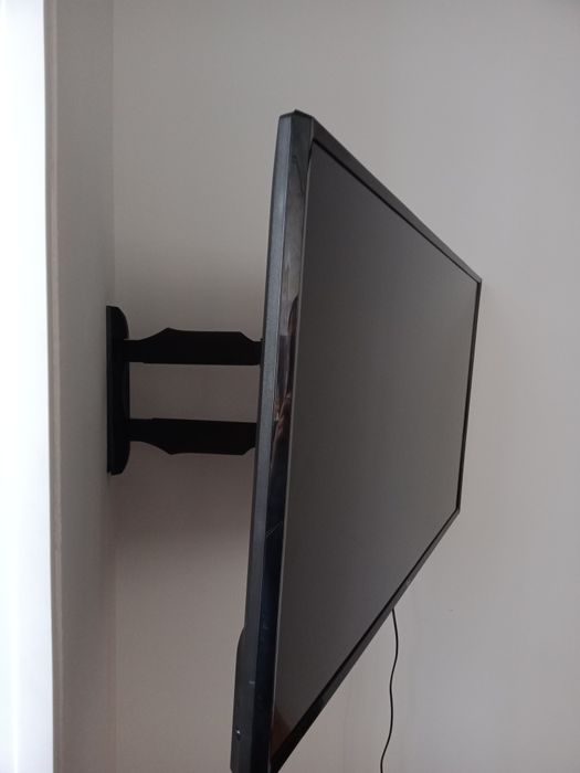 Кронштейн для телевизора. Крепление для подвески телевизора на стену.