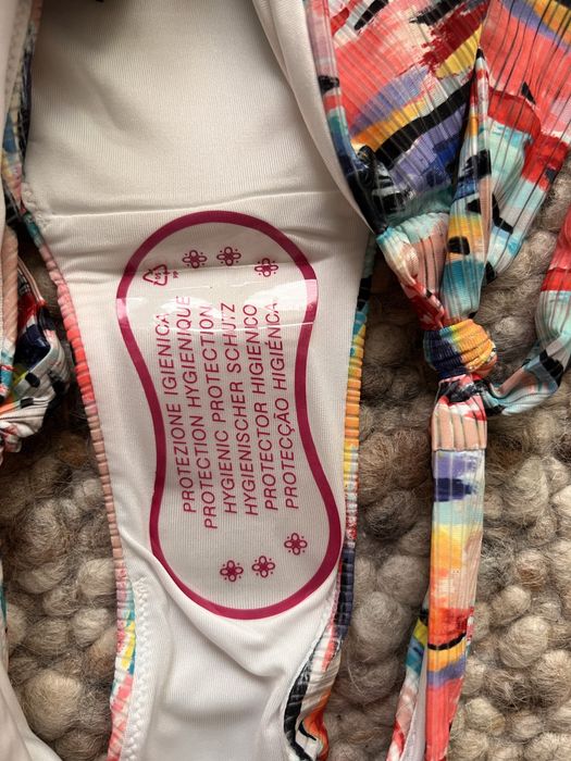 Нов бански на Emporio Armani