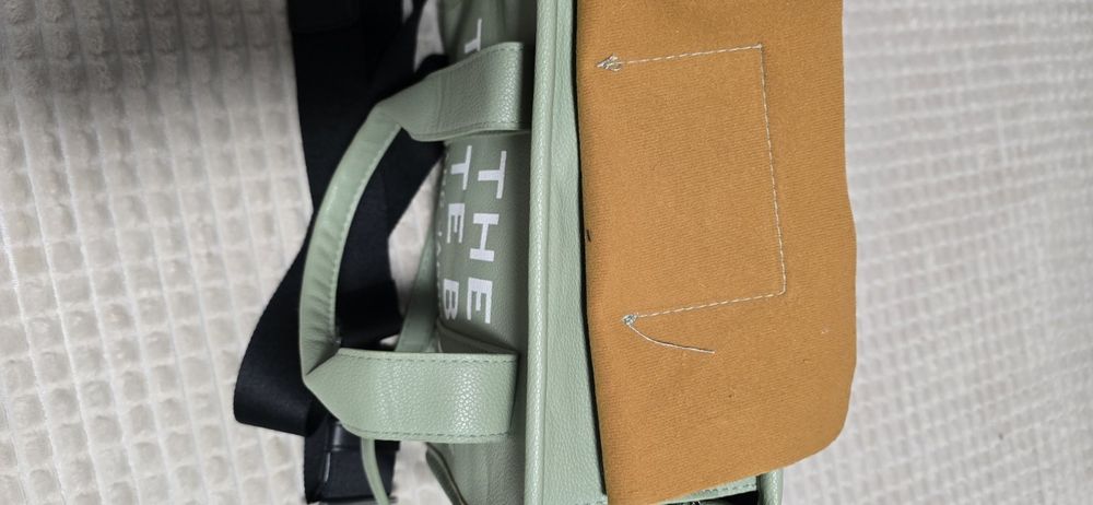 Нова.  Marc Jacobs The Leather Mini Tote Bag