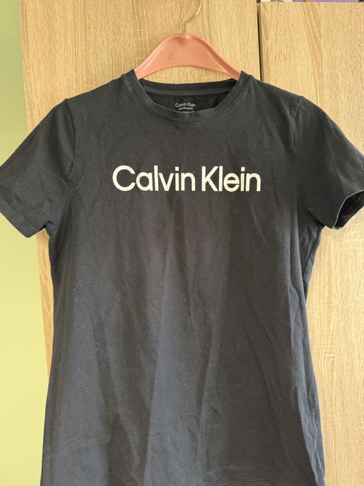 Оригинална тениска Calvin Klein , М размер