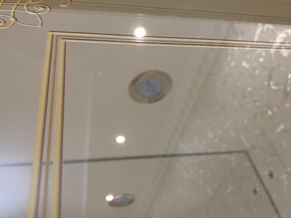 Продается сервант хорошего качества!