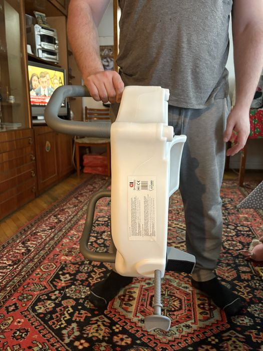 Inaltator de toaleta din plastic