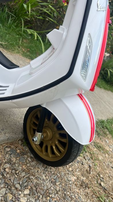 Motocicletă electrică (scuter) pentru copii Vespa Sprint (Licențiată Piaggio)
