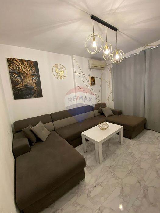 Продава се Четиристаен апартамент в Варна, Червен площад - 80 кв.м за 1581 €/кв.м - Снимка #1