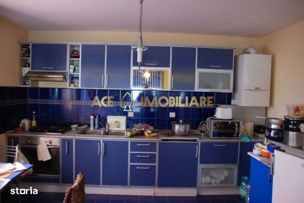 Casa 6 Camere de vanzare | Ilfov | Rosu | Gradina | Curte proprie