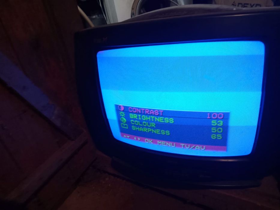 Срочно продам телевизор