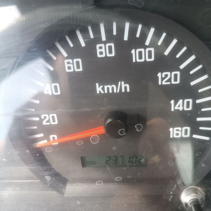 Yuk mashina sotiladi!