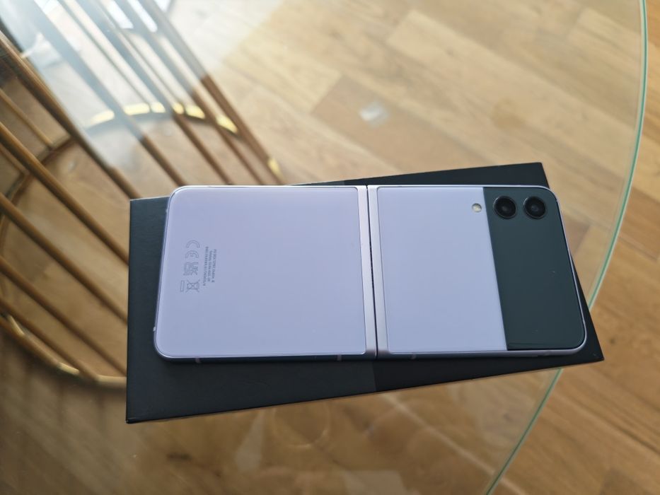 Galaxy Z Flip3 5G Lavender 
Lavender, 128 GB
Lavender, 128 GB
Lavender