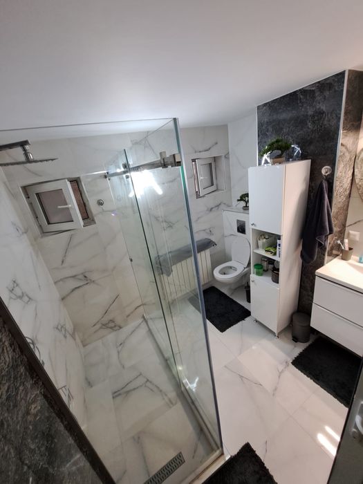 Vand apartament 3 camere