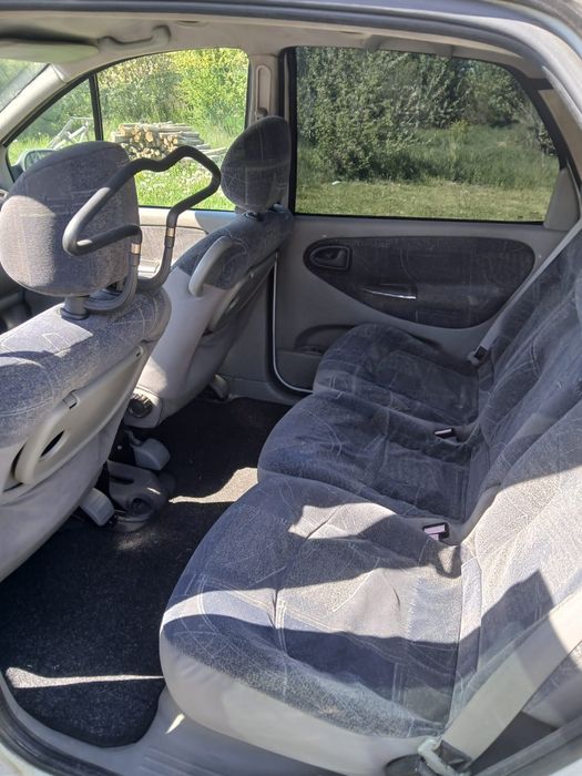 Vând Renault Scenic