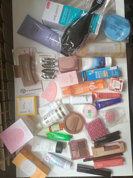 Неупотребявана козметика от кутии