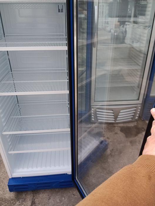 Вертикална плюсова хладилна витрина за бира, вода, безалкохолни напитки и други с 12 месеца гаранция!