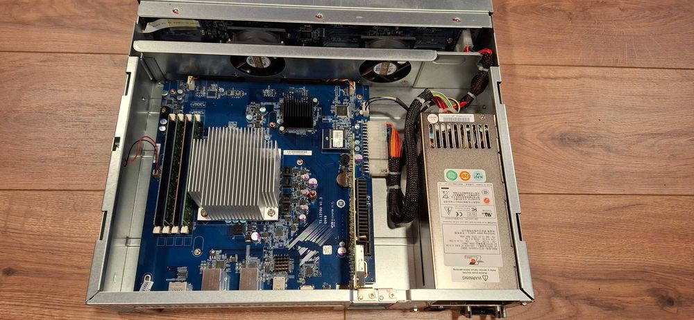 QNAP TS-870U-RP NAS - 8 Bays - 24GB RAM - 10GbE