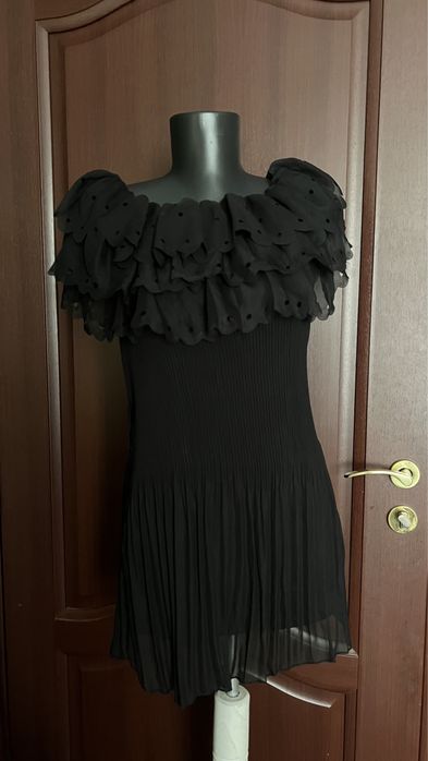 Top negru cu volane