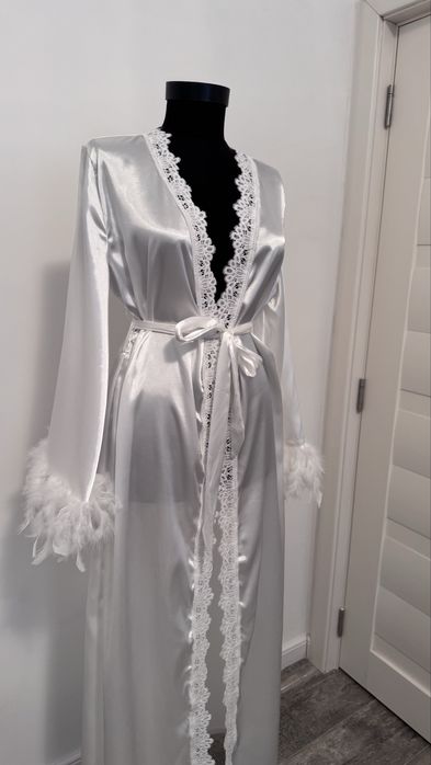 Halat de mireasă personalizat cu broderie de mătase