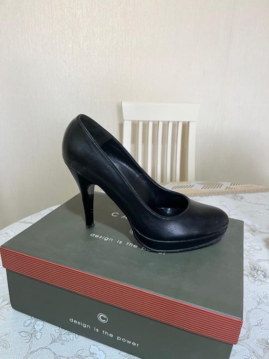 Одежда и обувь в хорошем сосстоянии