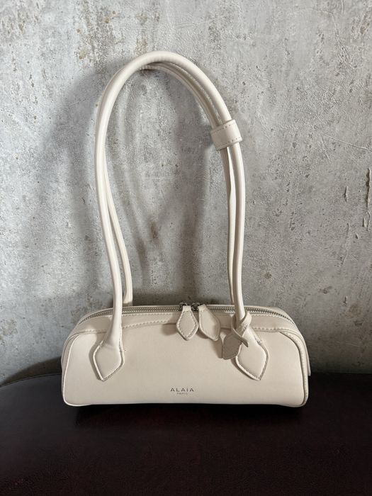 Дамска кожена чанта Alaia - бяла и черна