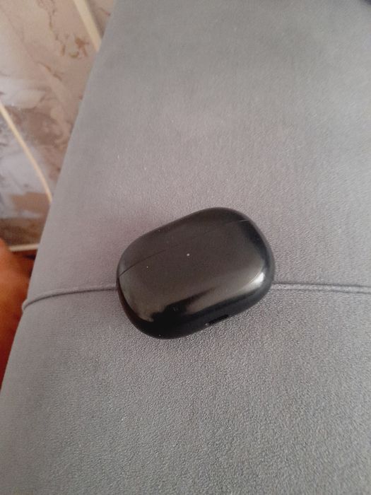 Продам наушники редми