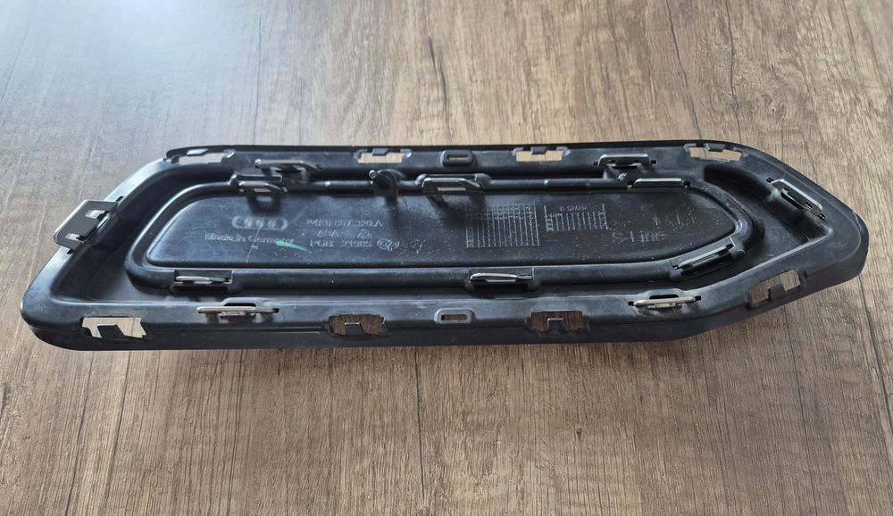 Audi A6 C8 S Line част от спойлер