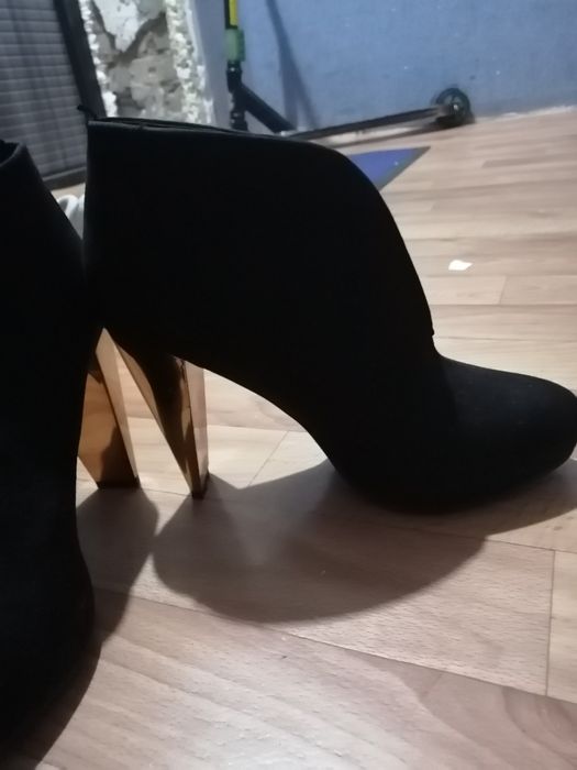 Ботильоны,     размер 39,    H&M,    БОТИЛЬОНЫ           БОТИЛЬОНЫ.