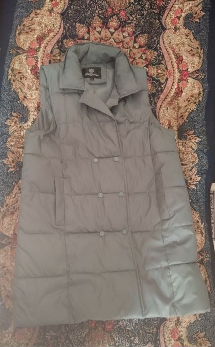 Продается женская безрукавка,одевалась пару раз,в отличном состоянии