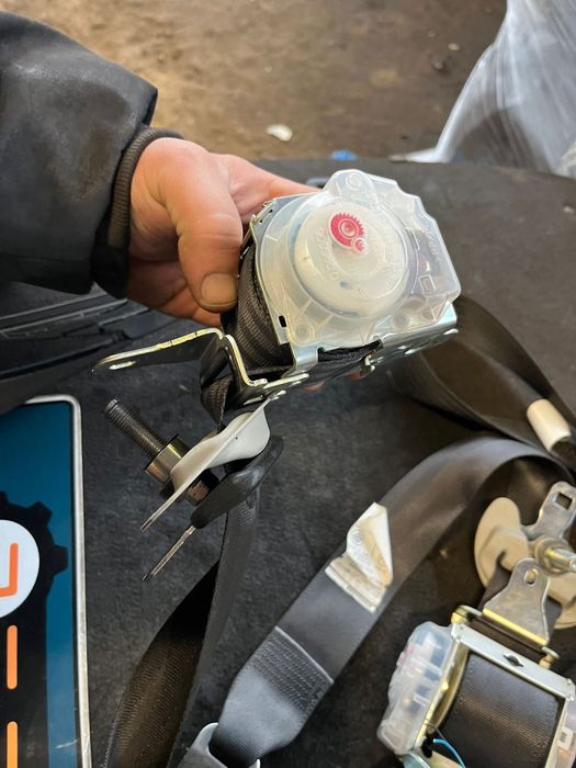 Lexus CT200H Батерия броня фарове  стопове колани