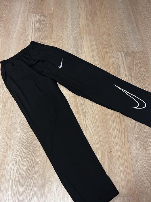 Спортивные штаны Nike