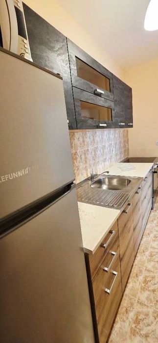Дава се под наем Тристаен апартамент в София, Слатина - 90 кв.м за 698.19 € - Снимка #2