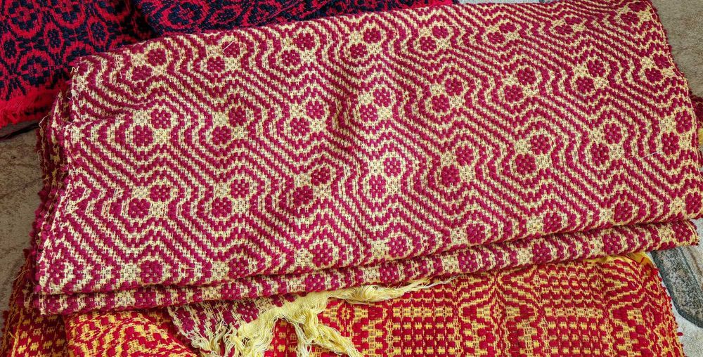 Macate lînă (lucrate manual)