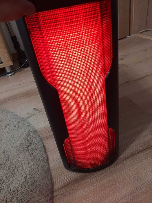 Carcasa interesanta PC - (vine cu un ventilator de 120mm)