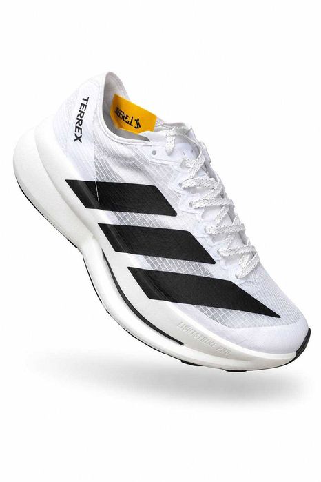 Кроссовки Adidas Adizero EVO SL, размеры от 40 до 45.