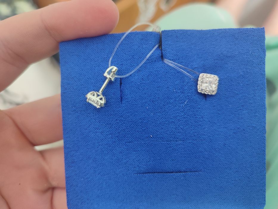 продам срочно серьги из соколов