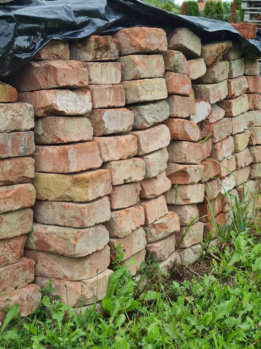 Cărămidă plină veche  / 130 buc aprox  rustică – stare foarte bună