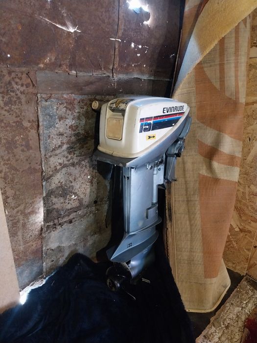 Motor barca evinrude 15 cai perfect functional,  pret 550 euro