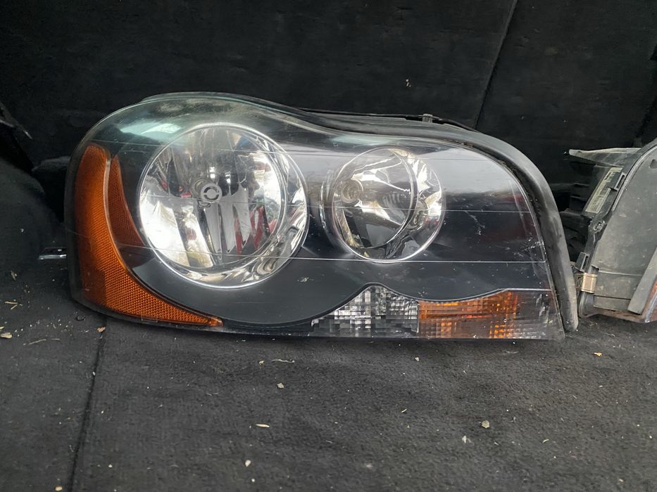 Фарове XC 90 Volvo