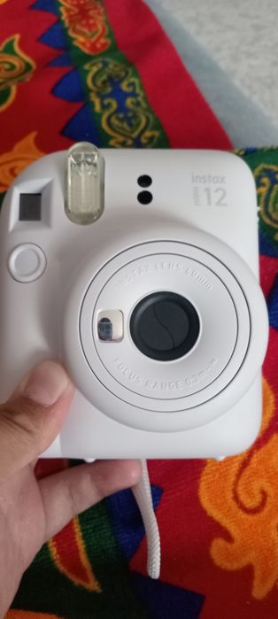 Instax mini 12. Color :Clay-White